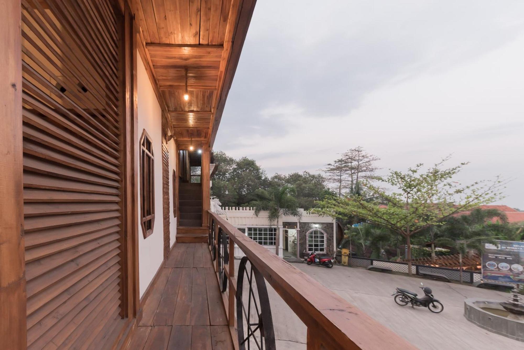 Urbanview Hotel Cianjur City Park By Reddoorz Dış mekan fotoğraf