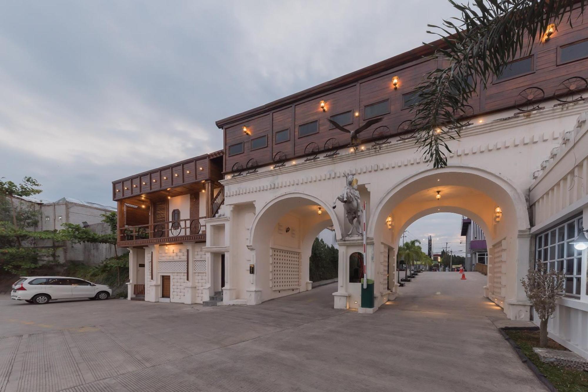 Urbanview Hotel Cianjur City Park By Reddoorz Dış mekan fotoğraf